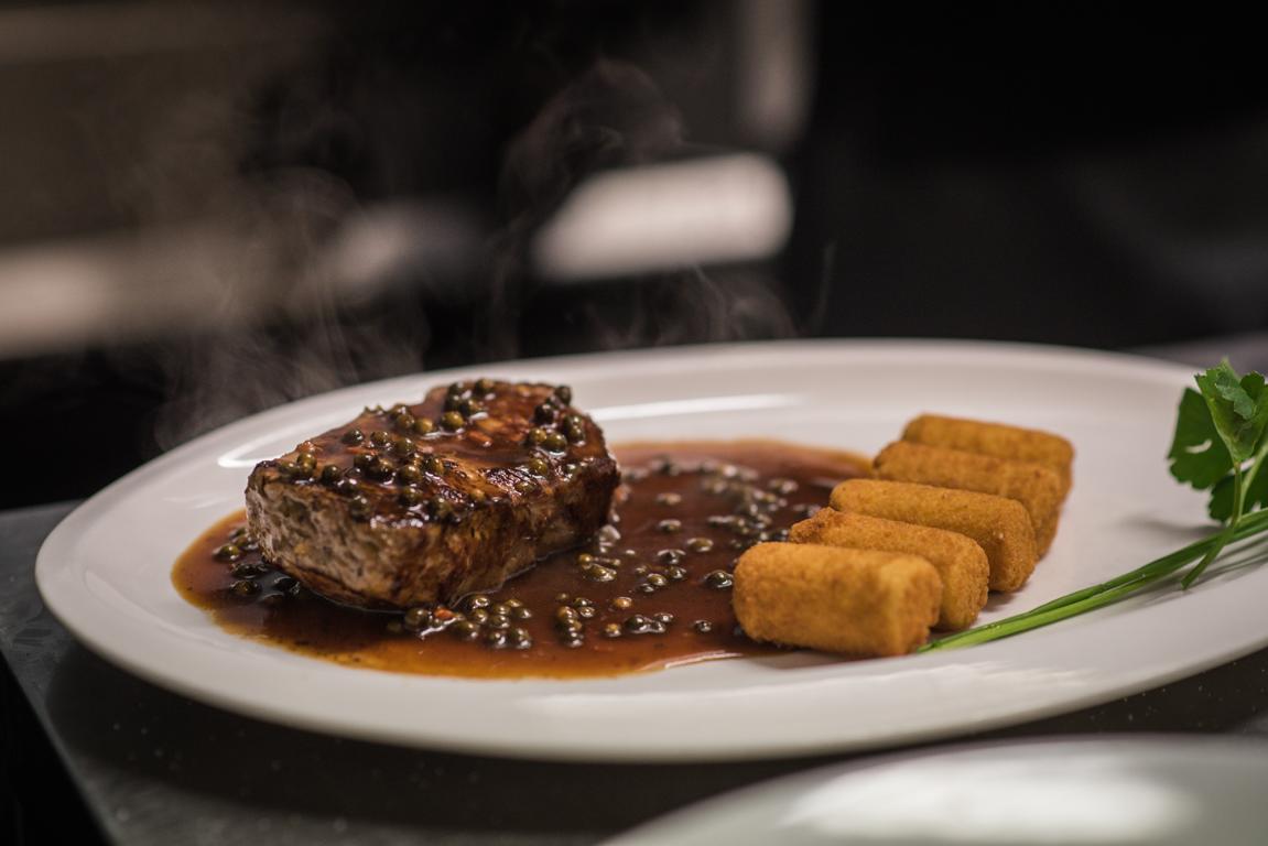 Rindersteak mit Kroketten